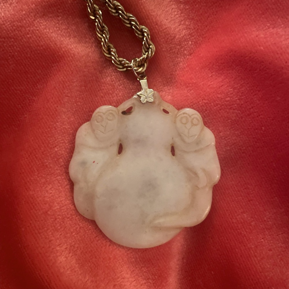 Vintage Jade pendant on gold plated rope chain